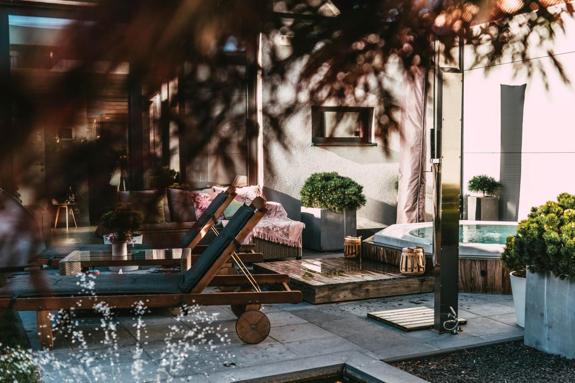 Villa Cecha B&B &Wellness 奥斯滕德 外观 照片