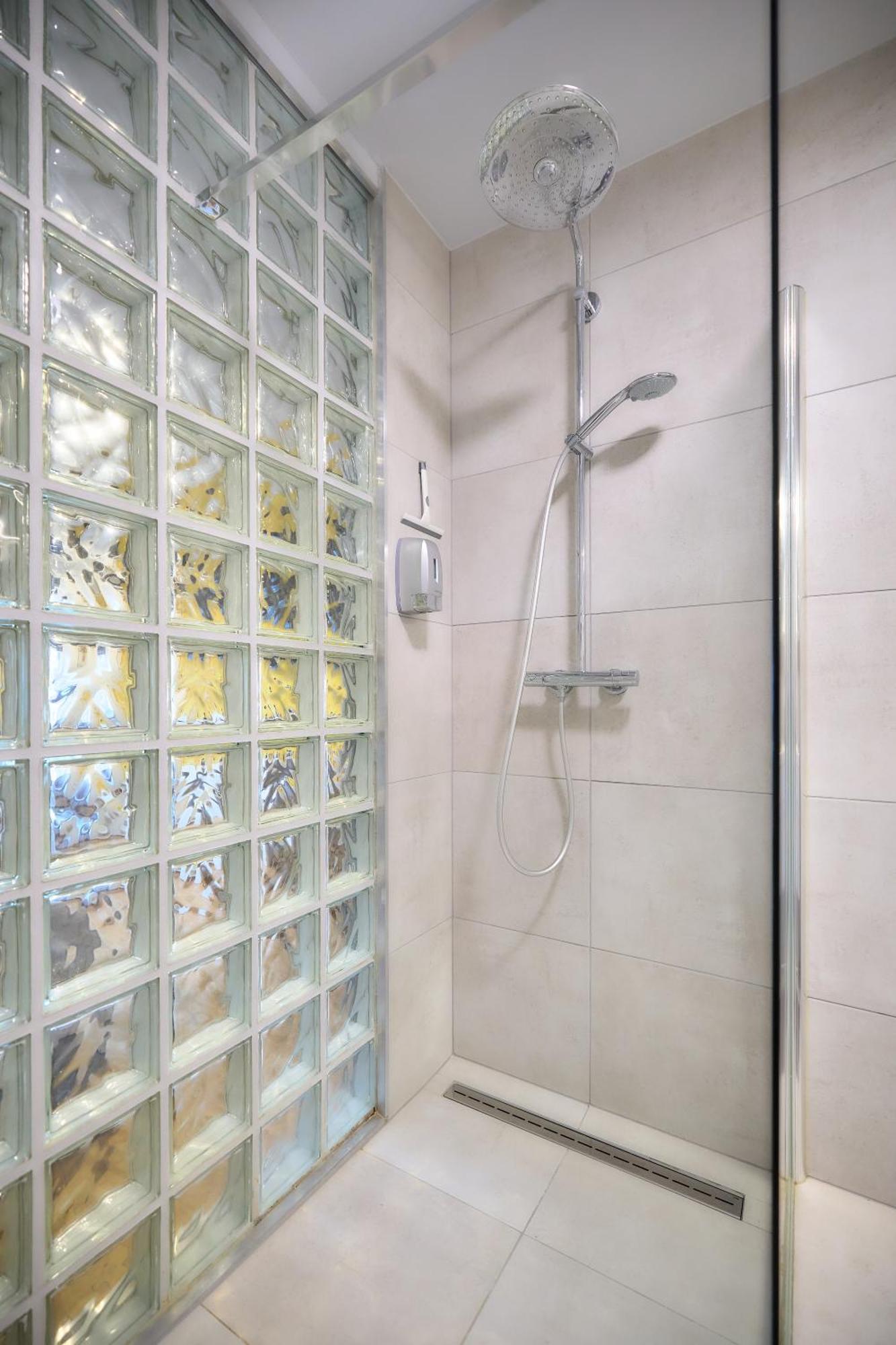 Villa Cecha B&B &Wellness 奥斯滕德 外观 照片